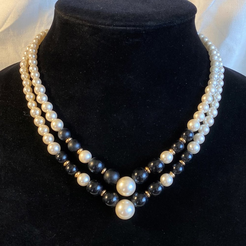 Vtg Napier 2-Strand Faux Pearl Onyx Bead Necklace